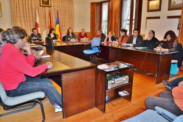 PP e IU se quejan de la falta de información por parte de PSOE y PRC