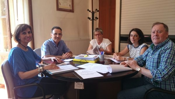 Josefina González, Salvador Victorino, Isabel Fernández, María Bustamante y Quinito Cos