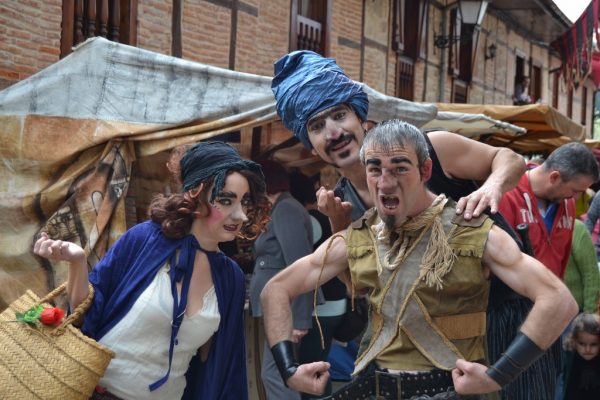 El Camino Real y los Torreones se convierten en el mejor marco para el mercado medieval y la feria del queso 