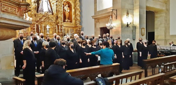 La Coral en la iglesia parroquial de Los Corrales
