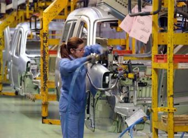 El paro femenino disminuye más de un 10% en Buelna