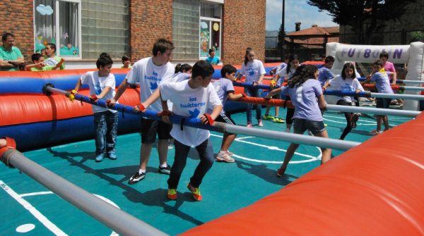 Más de dos centenares de personas participan en &#039;Los Corrales no para&#039;