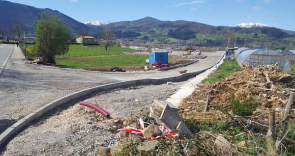 Urbanización de la parcela que ocupará el Tanatorio Municipal