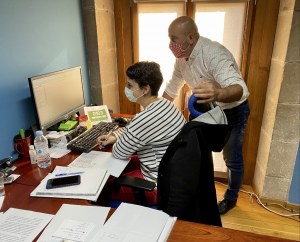 Agustín Molleda y Lorena Cueto, concejala de Hacienda