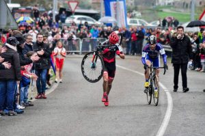 Navarro no rebasa a Esteban (Javier Linares)