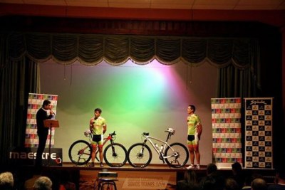 Los titanes se presentaron en  Los Corrales