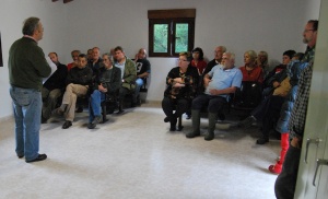 El alcalde explicó la situación a los vecinos