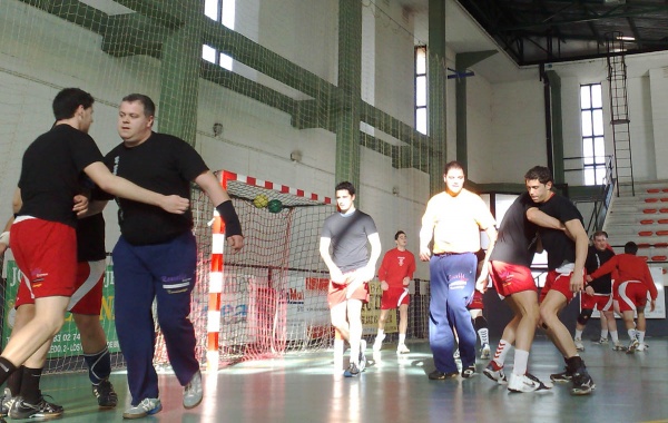 Este domingo partido vital del Balonmano Corrales, retransmitido por esta emisora.