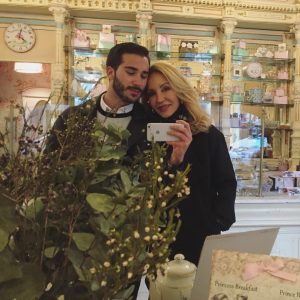 Jaime Cavia habló con Carmen Lomana. Looks para llevar en una comunión