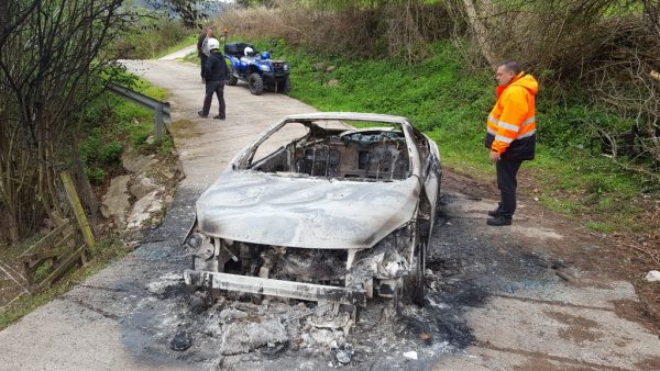 Es el tercer Peugeot que aparece calcinado este mes