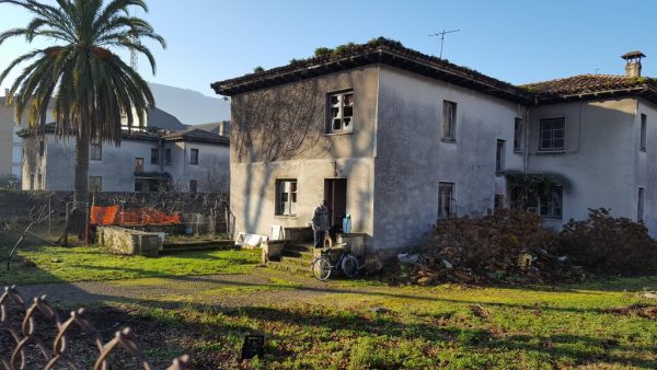 Están prácticamente en ruina y suponen un peligro según Celsa