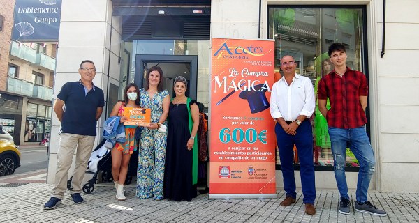 Salvador, Olaya, Patricia, Susana, Gonzalo e Iván.