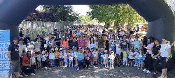 Salida de la marcha solidaria del colegio Gerardo Diego