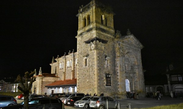 También se celebró la reposición del reloj de piedra