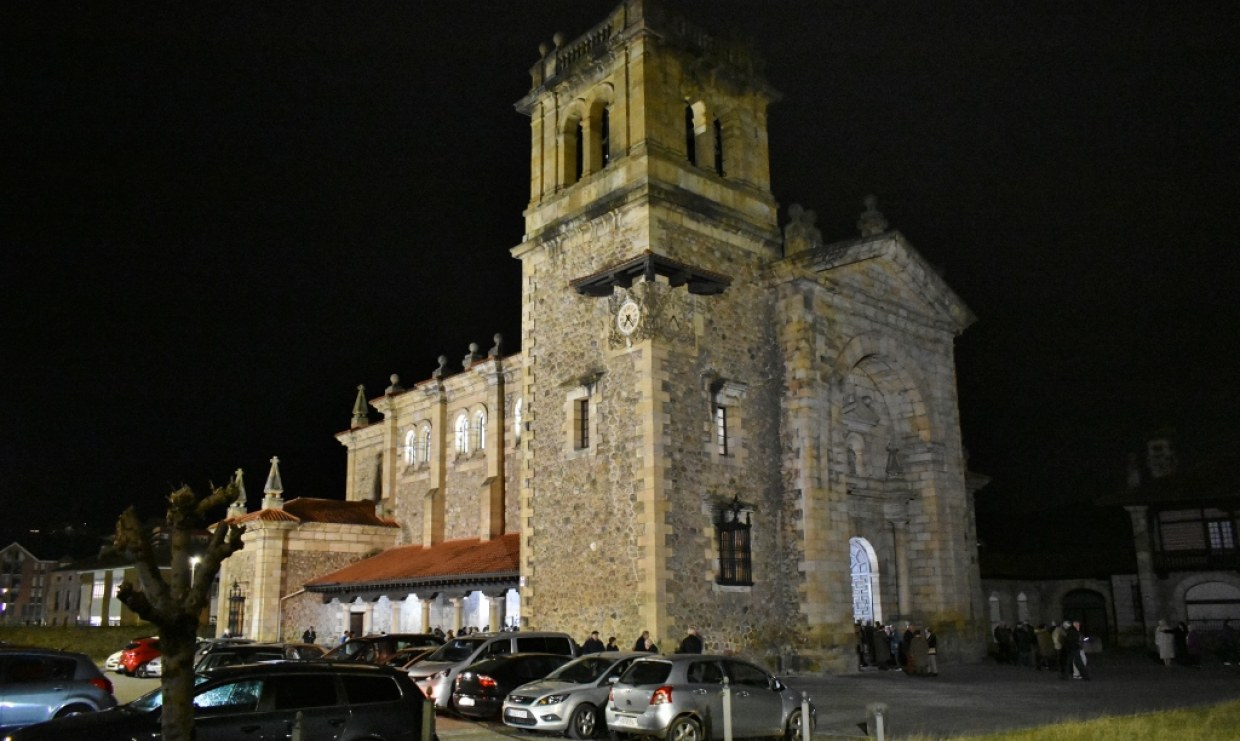 También se celebró la reposición del reloj de piedra