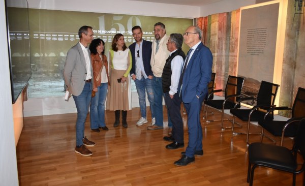 Candidatos en la sala dedicada a Los Corrales en el  Centro de Interpretación de la Industria