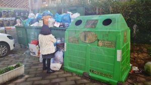 El coordinador en la zona occidental, José Emilio Alonso, ha pedido realizar un plan de soterramiento de los contenedores