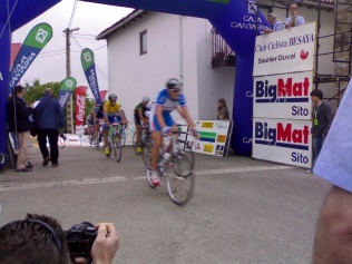 Ryabkin, primer lider de la vuelta.