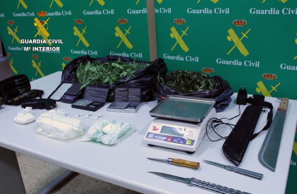 Imagen de lo incautado por la Guardia Civil