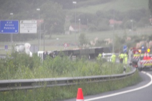 Aparatoso accidente de un camión en la A-67