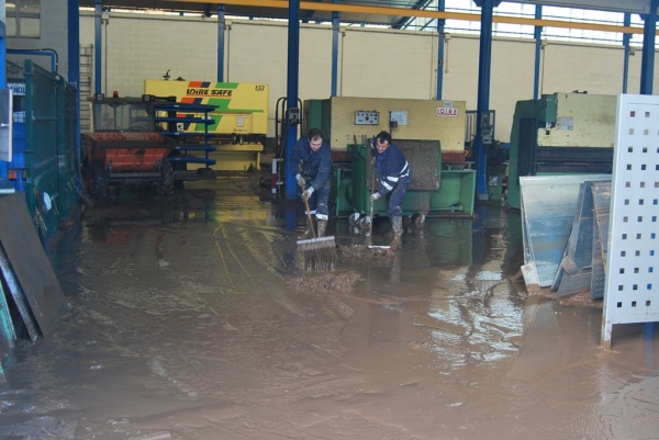 Jornada de limpieza en Talleres Laguillo