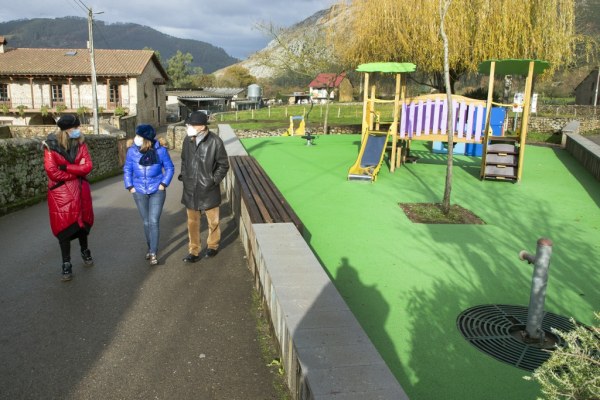 Visita a las obras del nuevo parque de Llano