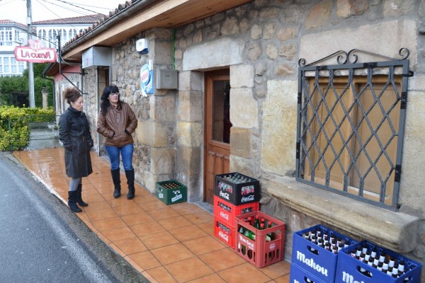 Verónica Mantecón y Chefi Díaz en el bar La Curva