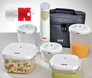 El regalo contiene la envasadora y dos recipientes.