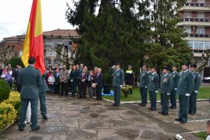 La enseña se retiró durante las obras de reforma de la plaza, que finalizaron a principios de esta legislatura, y no se ha vuelto a colocar