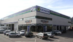 Regalaremos cambios de aceite gratuitos en Neumáticos Hoznayo