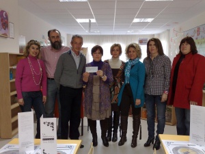 Entrega a Adane del dinero recaudado en la Carrera Solidaria.