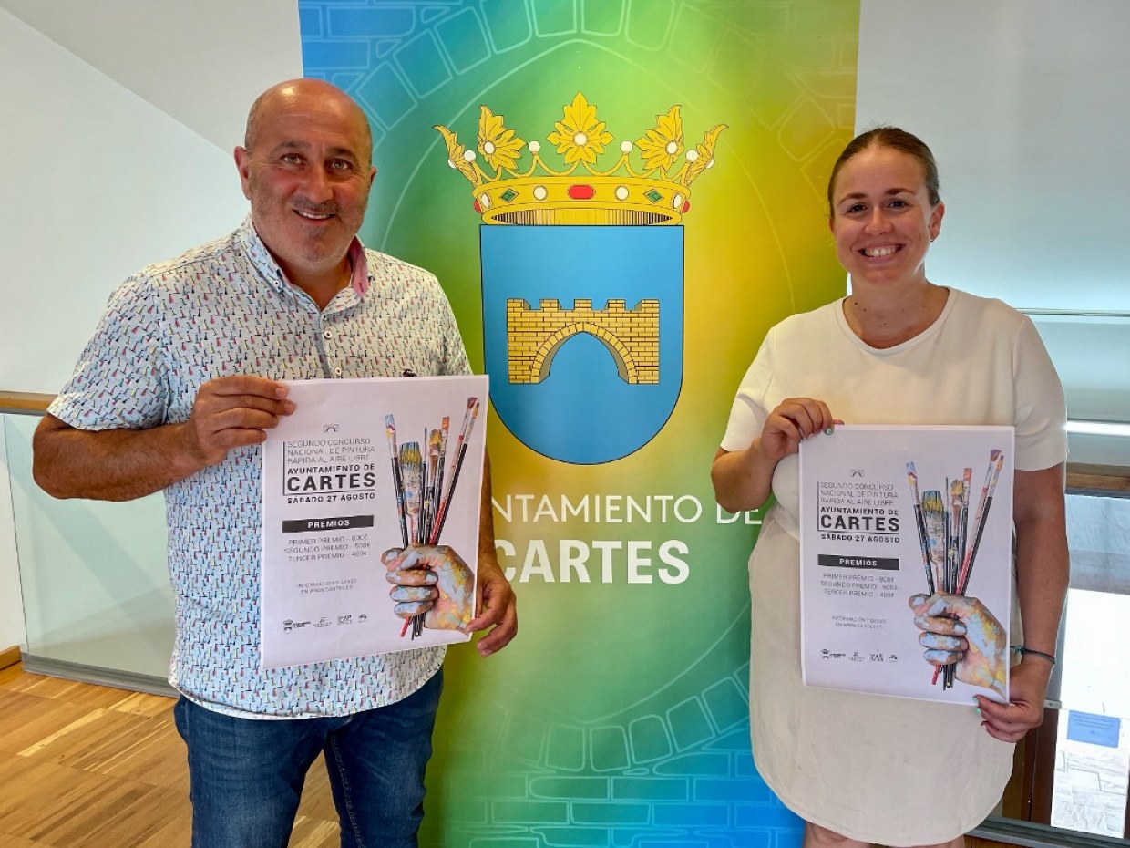 Melisa Saiz y Agustín Molleda en la presentación del concurso
