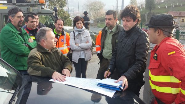 Reunión inicial hoy lunes a las 10,00 de la mañana en tre mandos de la UME, autoridades locales y otros servicoos de emergencias y extinción de incendios.