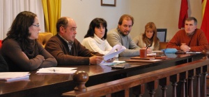 Corporación de Arenas de Iguña con Vicente Sánchez a la derecha