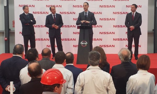 Ignacio Diego visitó la planta para conocer de primera mano la línea de fabricación de piezas para una nueva pick-up