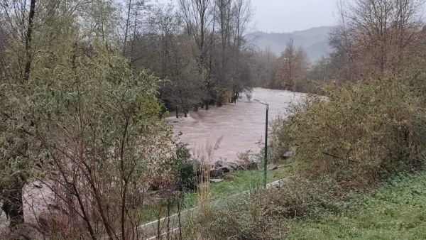 El Besaya a las 16,00 h. entre Barros y Las Caldas.