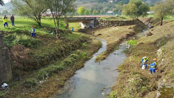 El Ayuntamiento contrata a 17 personas para un proyecto que cuenta con el visto bueno de la Confederación Hidrográfica del Cantábrico