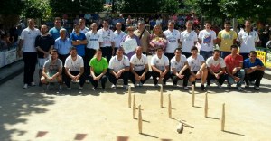 Participantes en el homenaje y familia de José María Pérez