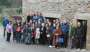 Vecinos de Santa Cruz en el nuevo centro social