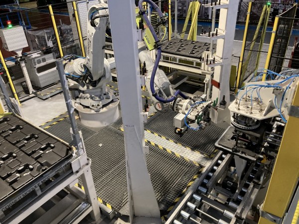 La nueva línea de montaje eleva el volumen de producción en la planta Nissan