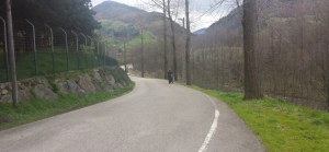 Los Corrales de Buelna plantea mejorar las aceras en los puntos peligrosos para los viandantes