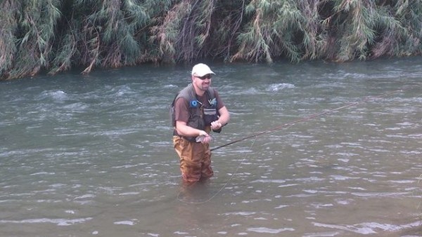 El mundialista Óscar Quevedo Iglesias pescando.