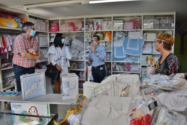 La directora general de Comercio se entrevistó con varios comerciantes, apoyando las iniciativas de un sector &quot;muy activo&quot;