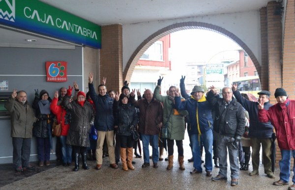 Aceptan el ofrecimiento de Liberbank de llegar a un acuerdo con todos los preferentistas y lo consideran una «victoria contundente»