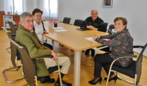 Encuentro entre la plataforma y la consejera