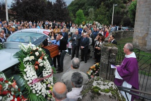 Un momento del oficio religioso