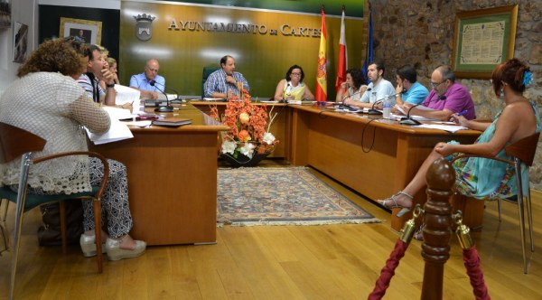 El PSOE preguntó en pleno por el gasto