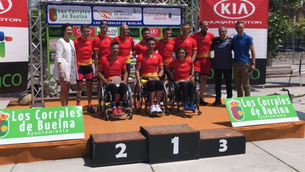  Líderes provisionales de Copa de España con autoridades