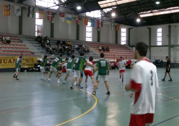 Ataque local en el minuto 5 del partido