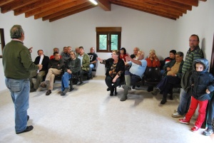 Reunión de concejales y vecinos de Helguera